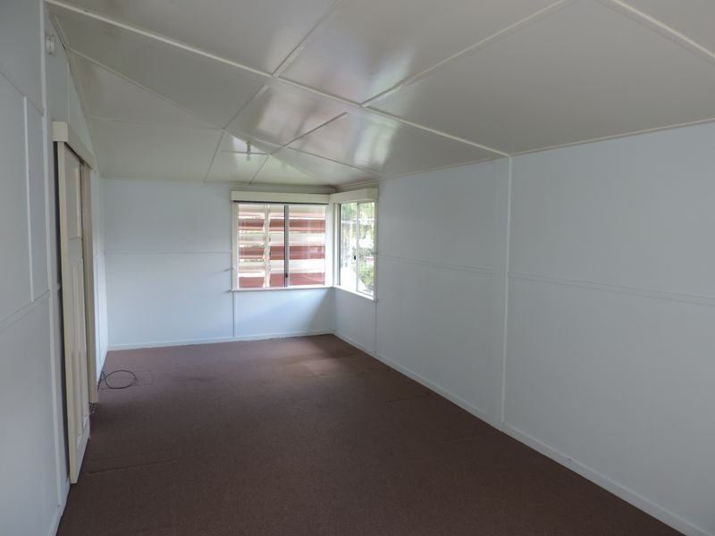 11 Wentworth Terrace, The Range QLD 4700