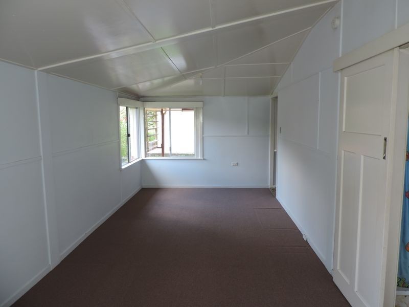 11 Wentworth Terrace, The Range QLD 4700