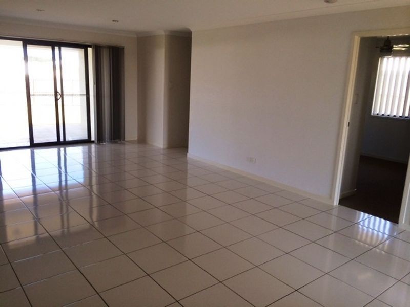 5 Ford Place, Gracemere QLD 4702