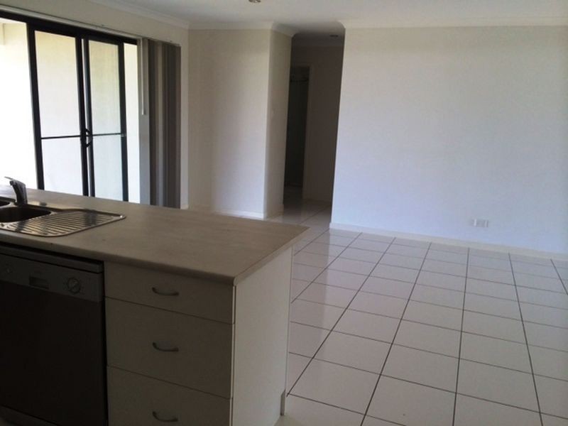 5 Ford Place, Gracemere QLD 4702