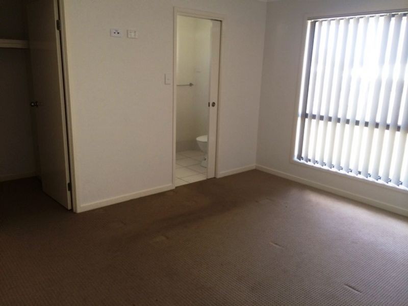 5 Ford Place, Gracemere QLD 4702