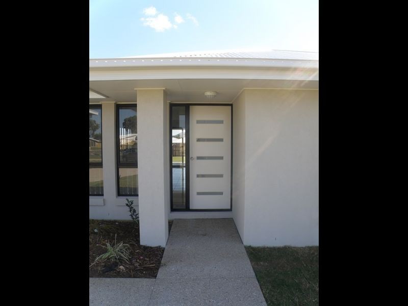 5 Ford Place, Gracemere QLD 4702