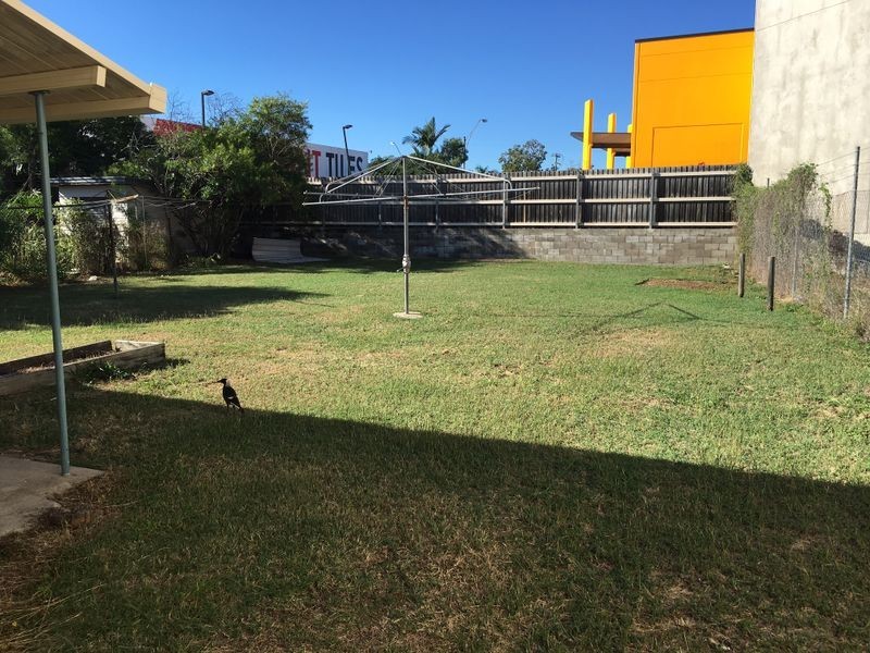 2/7 Denning Street, Park Avenue QLD 4701