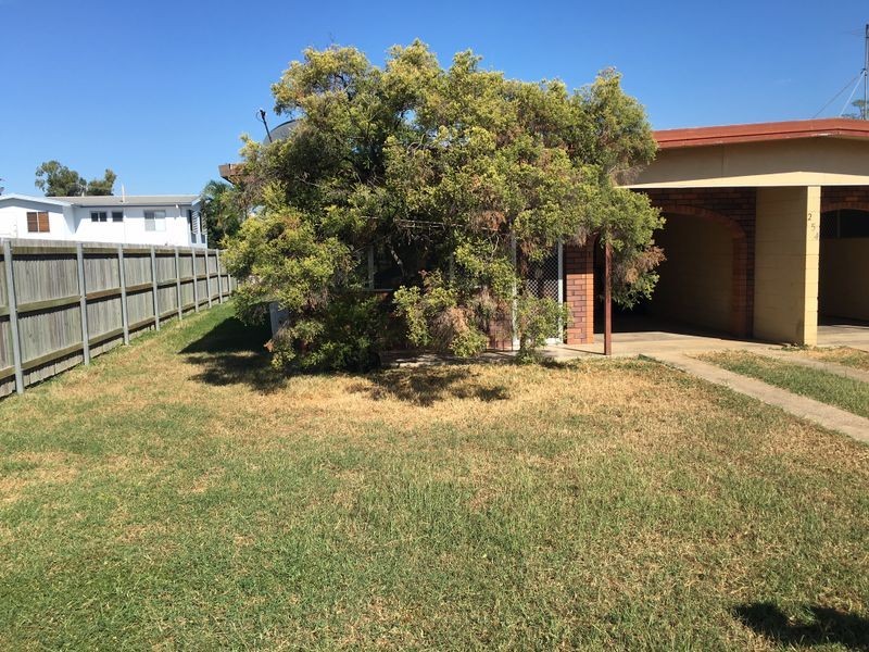 1/254 Carlton Street, Kawana QLD 4701