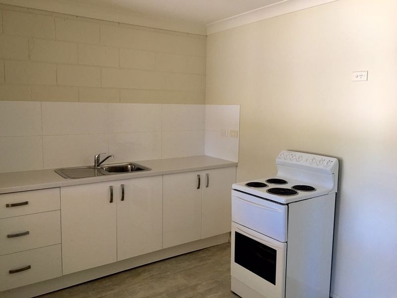 2/254 Carlton Street, Kawana QLD 4701