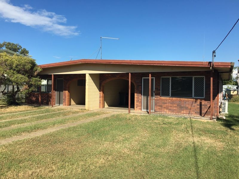 2/254 Carlton Street, Kawana QLD 4701