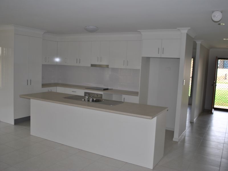 2/ Dunluce Street, Parkhurst QLD 4702