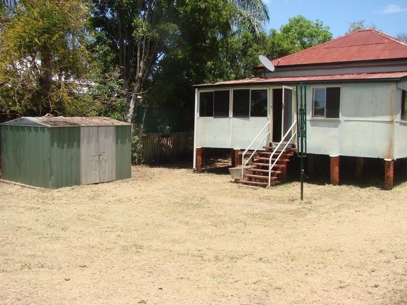 102 Nobbs Street, Berserker QLD 4701