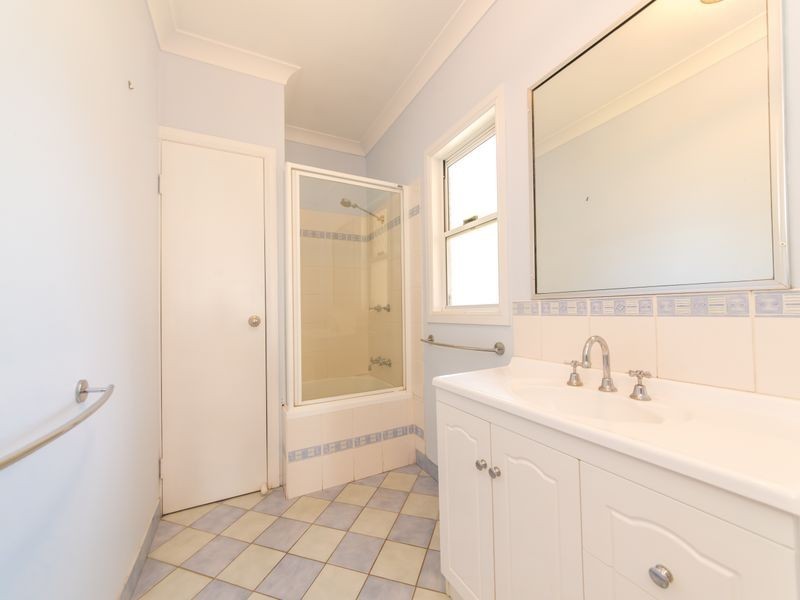 19 Macgregor Street, The Range QLD 4700