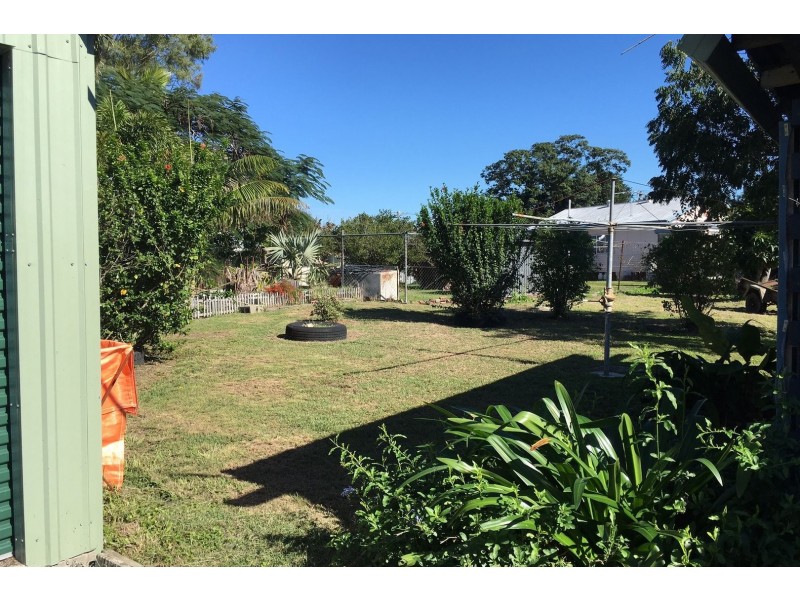 4 Dowling Street, Park Avenue QLD 4701