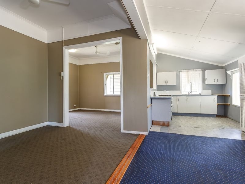 54 Wood Street, Depot Hill QLD 4700