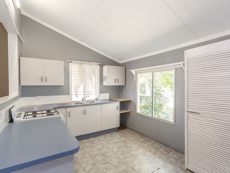 54 Wood Street, Depot Hill QLD 4700
