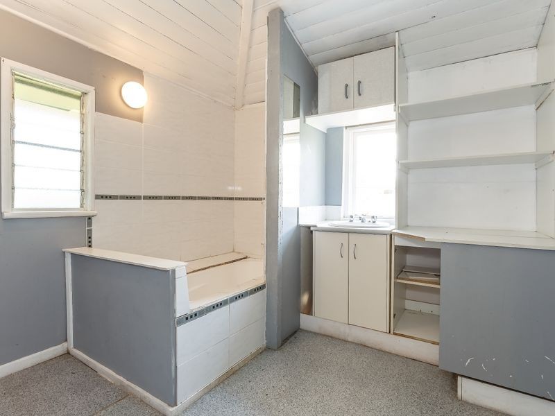 54 Wood Street, Depot Hill QLD 4700