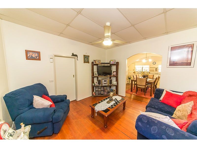 18 Ross Street, Allenstown QLD 4700