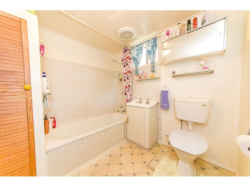18 Ross Street, Allenstown QLD 4700