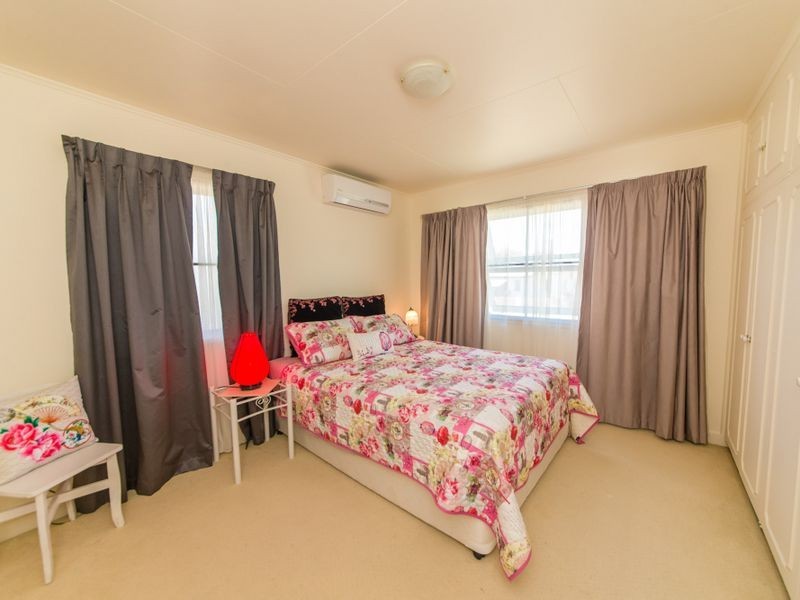12 Agnes Street, The Range QLD 4700