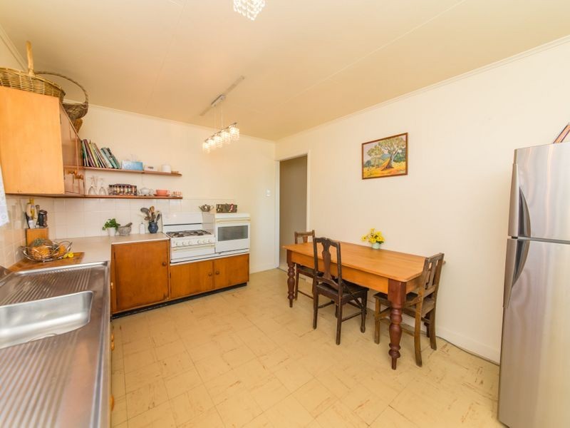 12 Agnes Street, The Range QLD 4700