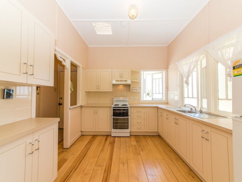 79 North Street, The Range QLD 4700
