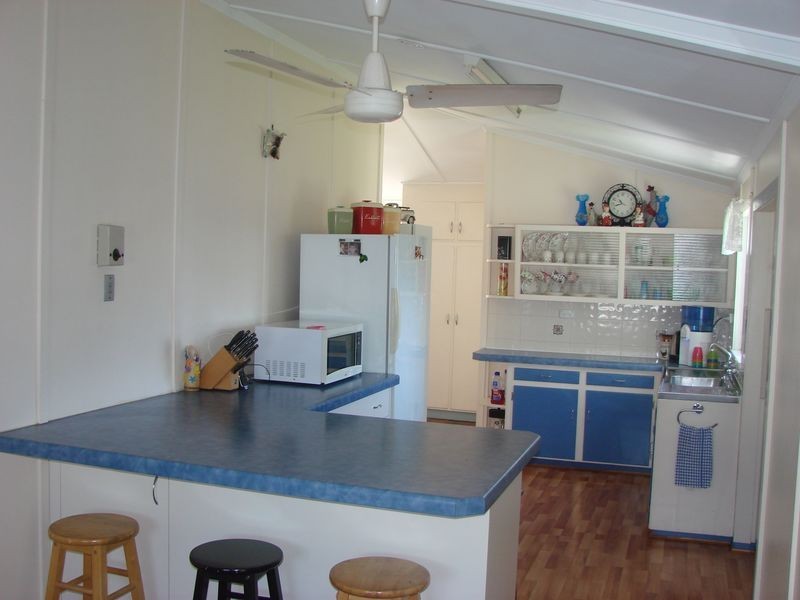 32 Thackeray Street, Park Avenue QLD 4701