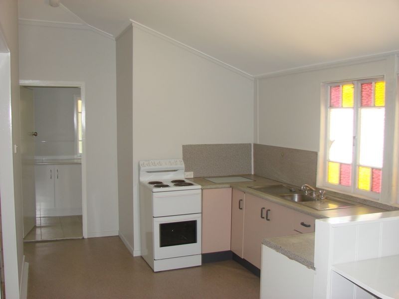 12 Charles Street, Berserker QLD 4701