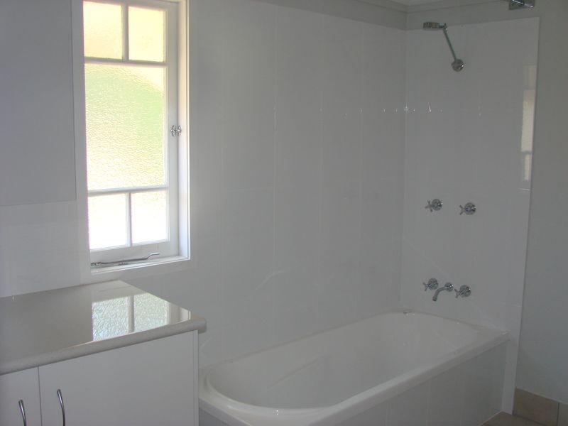 12 Charles Street, Berserker QLD 4701