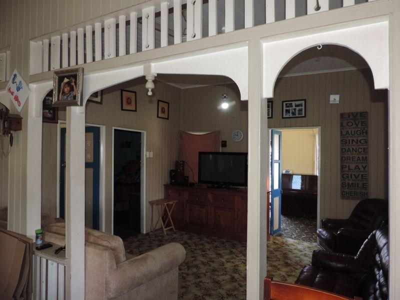 27 Main Street, Park Avenue QLD 4701