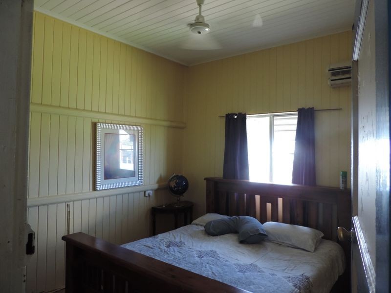 27 Main Street, Park Avenue QLD 4701