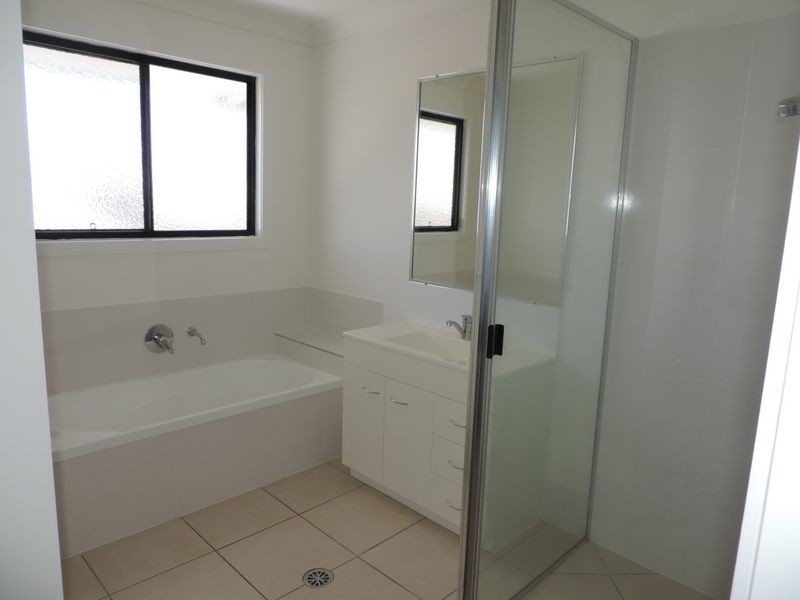 70 Bronco Crescent, Gracemere QLD 4702