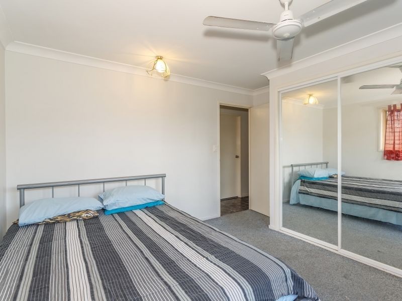 27 Van Haeren Street, Kawana QLD 4701