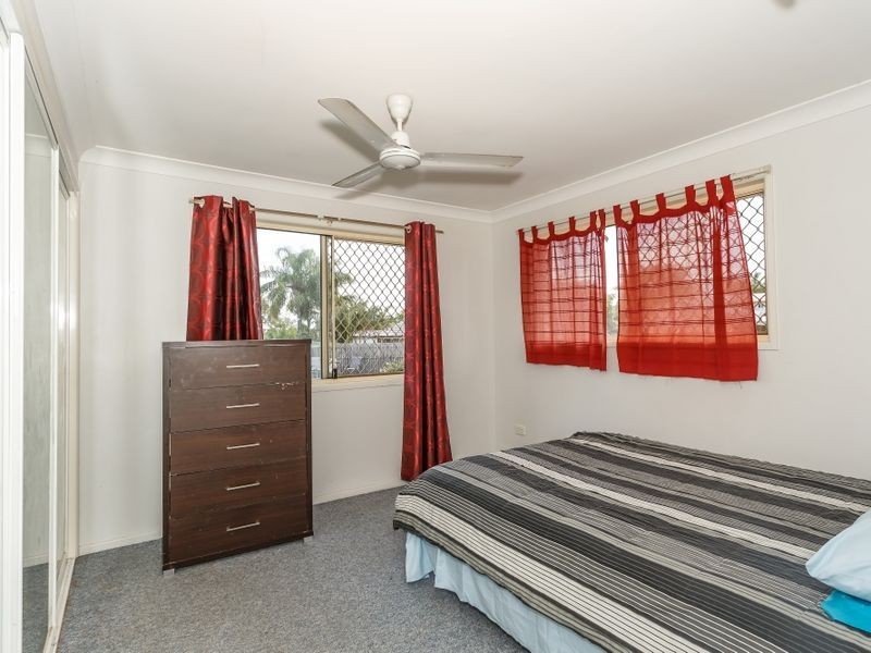 27 Van Haeren Street, Kawana QLD 4701