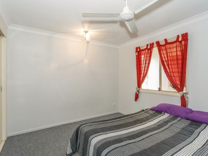 27 Van Haeren Street, Kawana QLD 4701