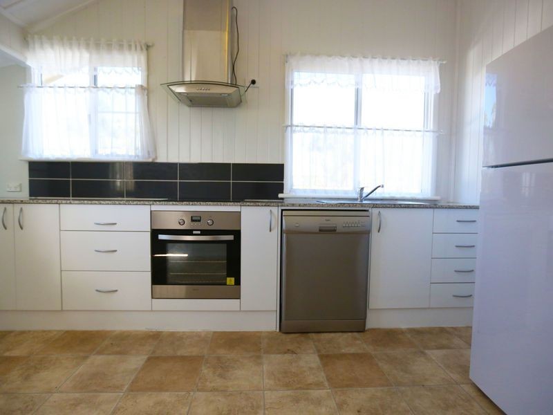 42 Knutsford Street, Wandal QLD 4700