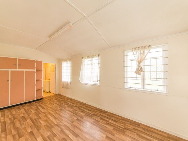 208 Berserker Street, Berserker QLD 4701