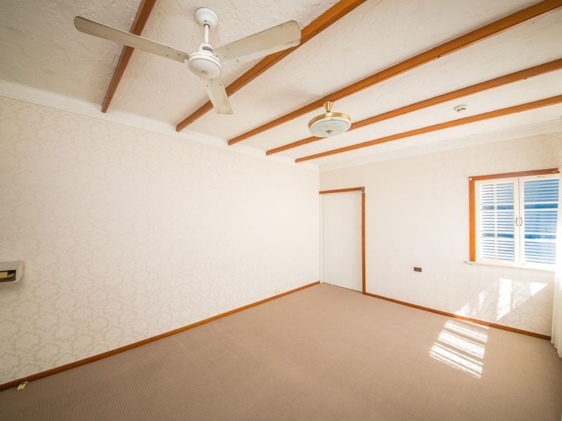 6 Canovan Street, Berserker QLD 4701