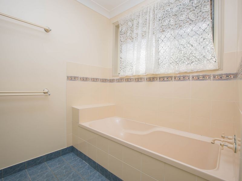 25 Sondra Lena Drive, Glendale QLD 4711