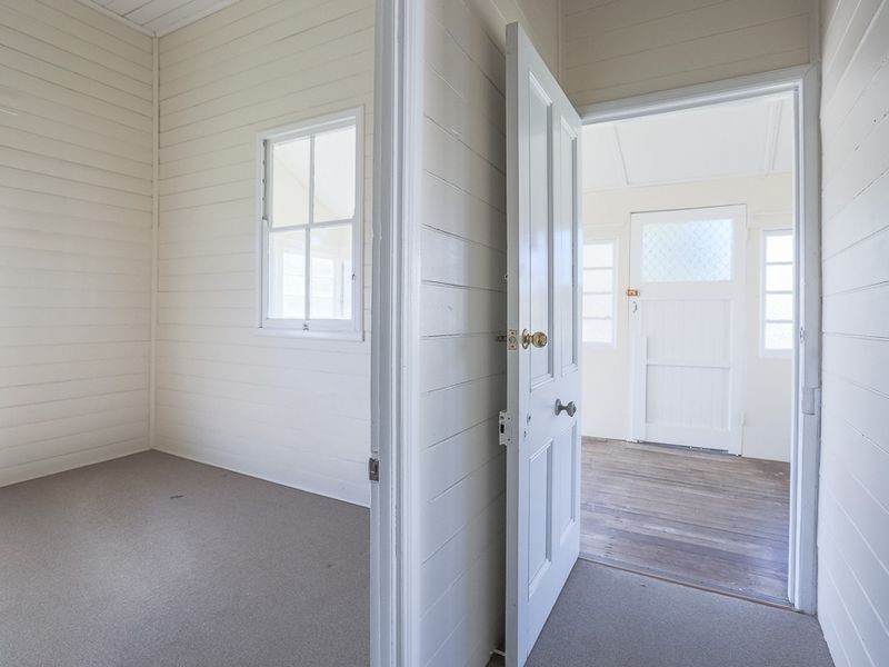 11 Nobbs Street, Berserker QLD 4701