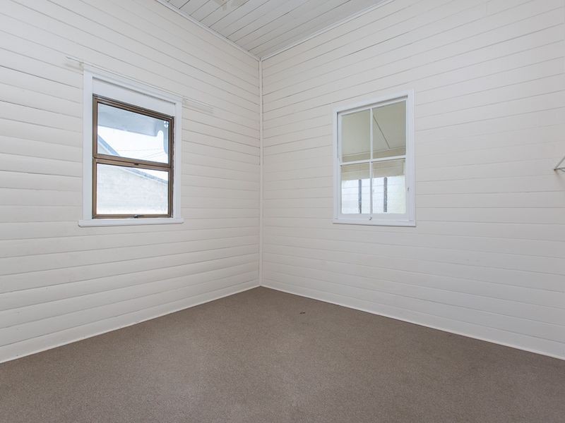 11 Nobbs Street, Berserker QLD 4701