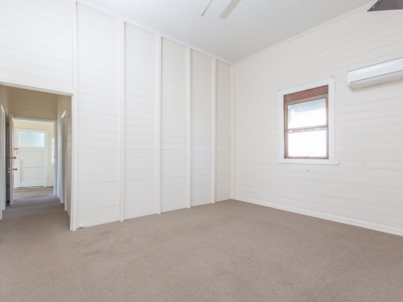 11 Nobbs Street, Berserker QLD 4701