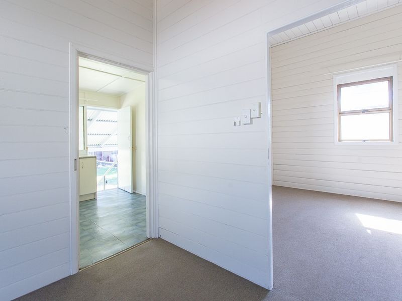 11 Nobbs Street, Berserker QLD 4701