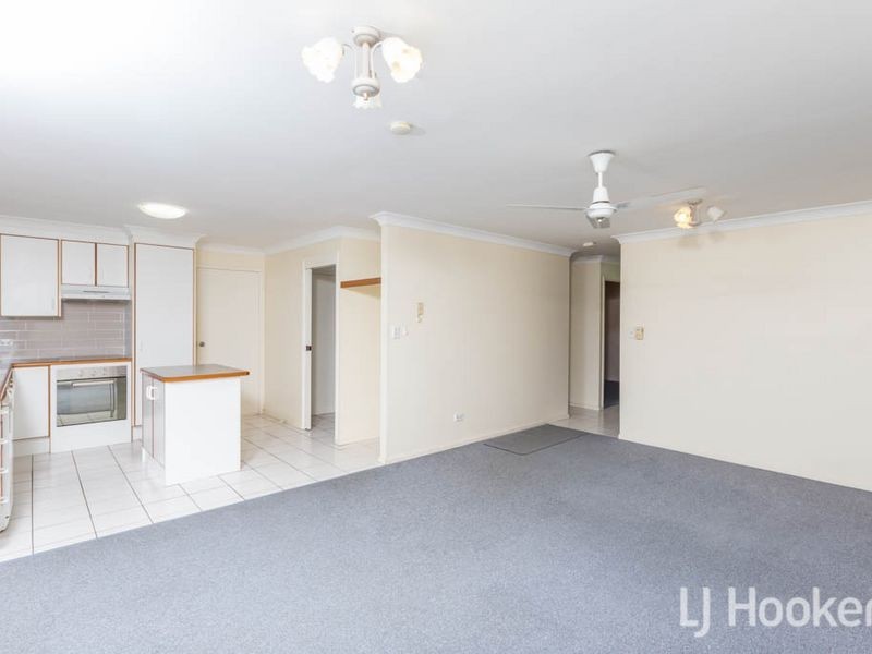 2/121 Park Street, Park Avenue QLD 4701