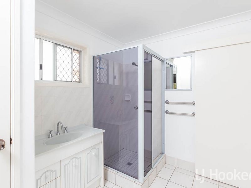 2/121 Park Street, Park Avenue QLD 4701