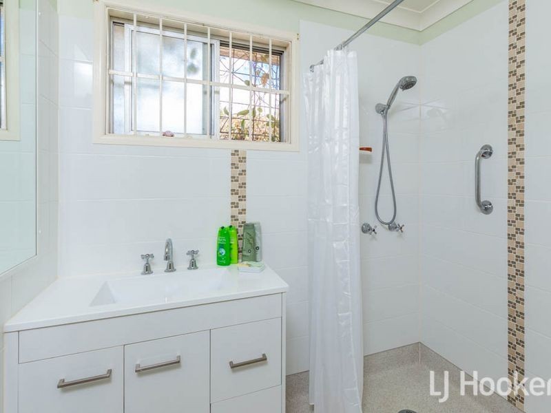 5 Barfoot Street, Kawana QLD 4701