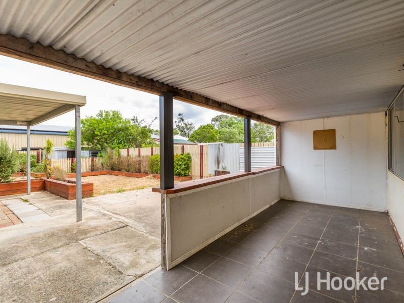 19 Bank Street, Park Avenue QLD 4701