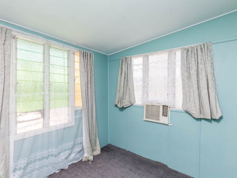 355 East Street, Depot Hill QLD 4700