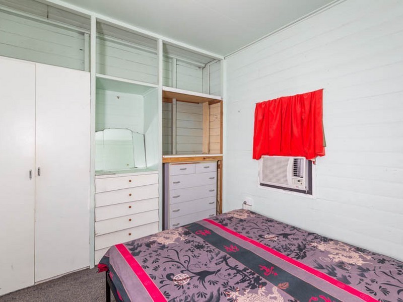 355 East Street, Depot Hill QLD 4700