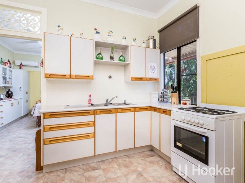 65 Thompson Street, Park Avenue QLD 4701