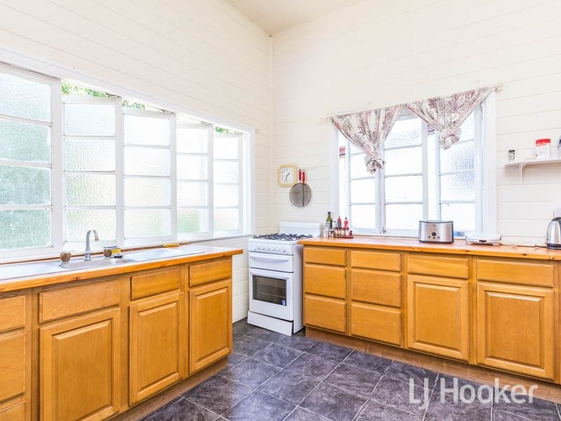 293 East Street, Depot Hill QLD 4700