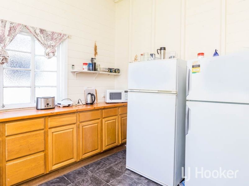 293 East Street, Depot Hill QLD 4700