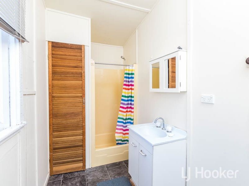293 East Street, Depot Hill QLD 4700