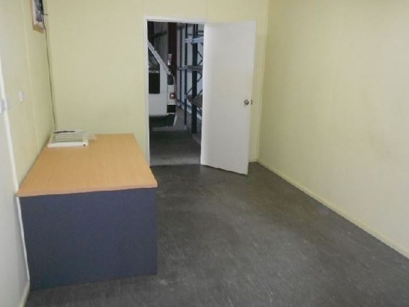 Shed 1/6 Power Street, Kawana QLD 4701